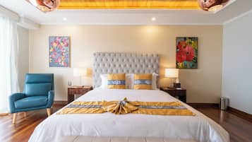 Suite Presidensial | Minibar, brankas, didekorasi berbeda-beda, dan meja kerja