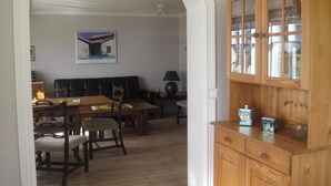 Leilighet, 2 soverom (Loft) | Oppholdsområde | Flatskjerm-TV