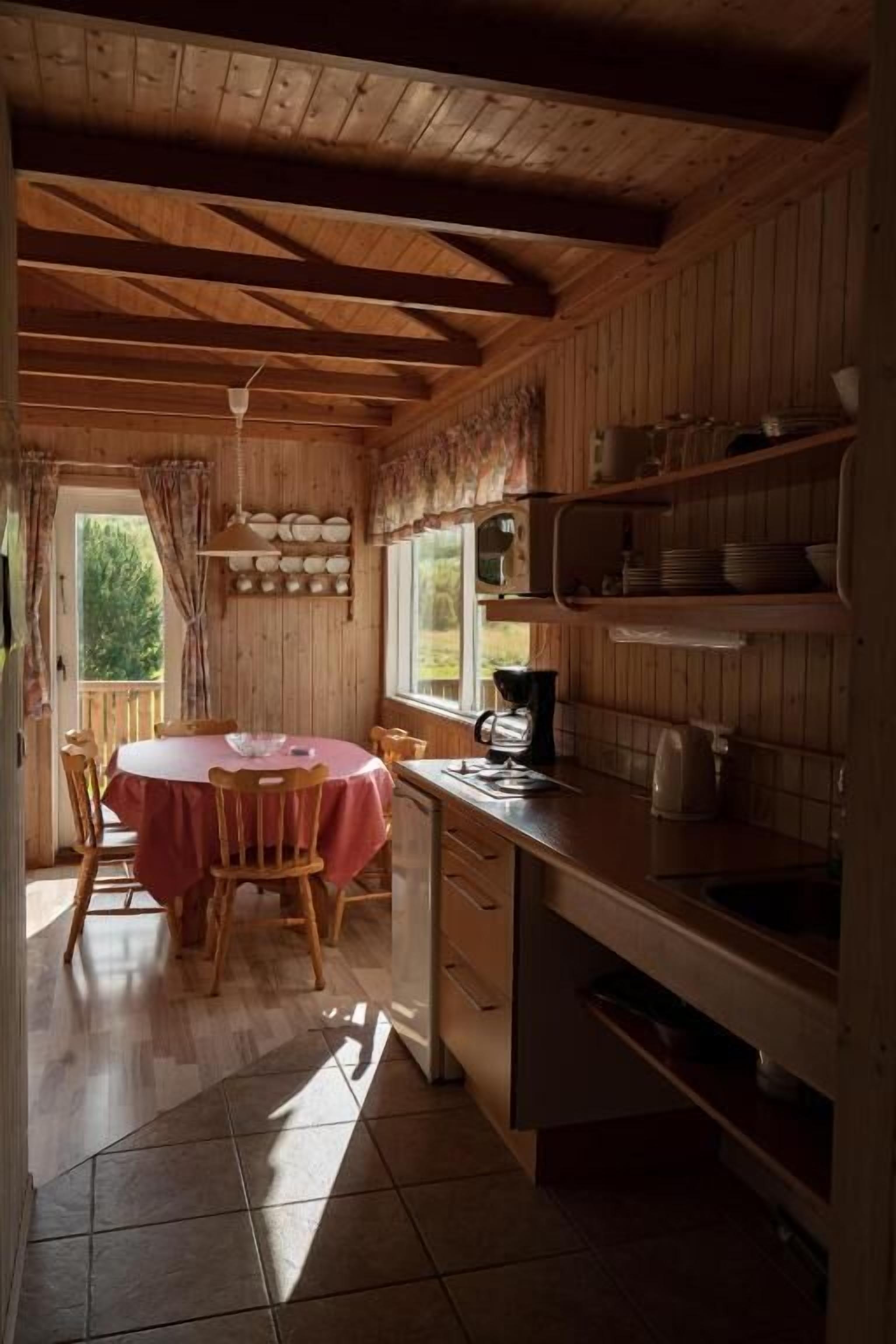 Cottage, 2 Bedrooms | In-room dining