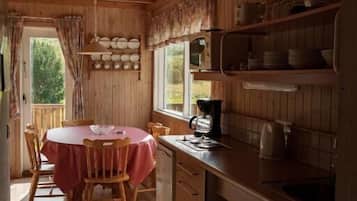Cottage, 2 Bedrooms | In-room dining