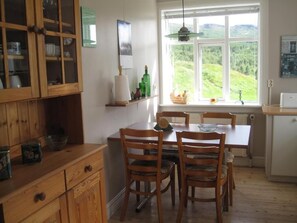 Apartment, 2 Bedrooms (Loft) | In-room dining