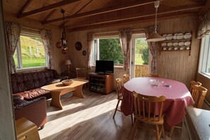 Ferienhaus, 2 Schlafzimmer | Wohnbereich | Flachbildfernseher
