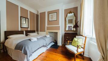 City Townhome, 5 Bedrooms, Non Smoking, City View | 5 bedrooms, premium bedding, individually decorated