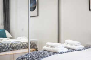 Executive Apartment, 2 Bedrooms | 2 bedrooms, iron/ironing board, free WiFi, bed sheets - 2 Bed Executive Apartment Near Camden Market with WiFi (London)