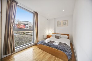 Executive Apartment, 2 Bedrooms | 2 bedrooms, iron/ironing board, free WiFi, bed sheets - 2 Bed Executive Apartment Near Camden Market with WiFi (London)