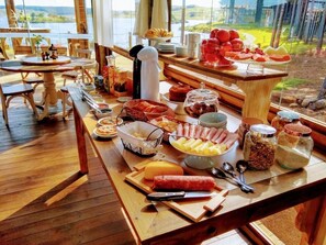 Tägliches inbegriffenes Frühstücksbuffet