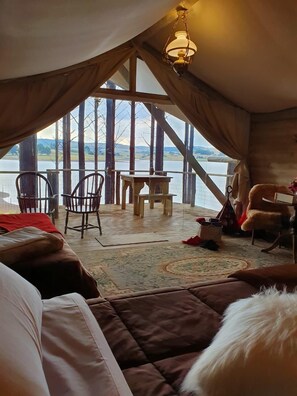 Romantic Cabin, 1 Queen Bed, Lake View