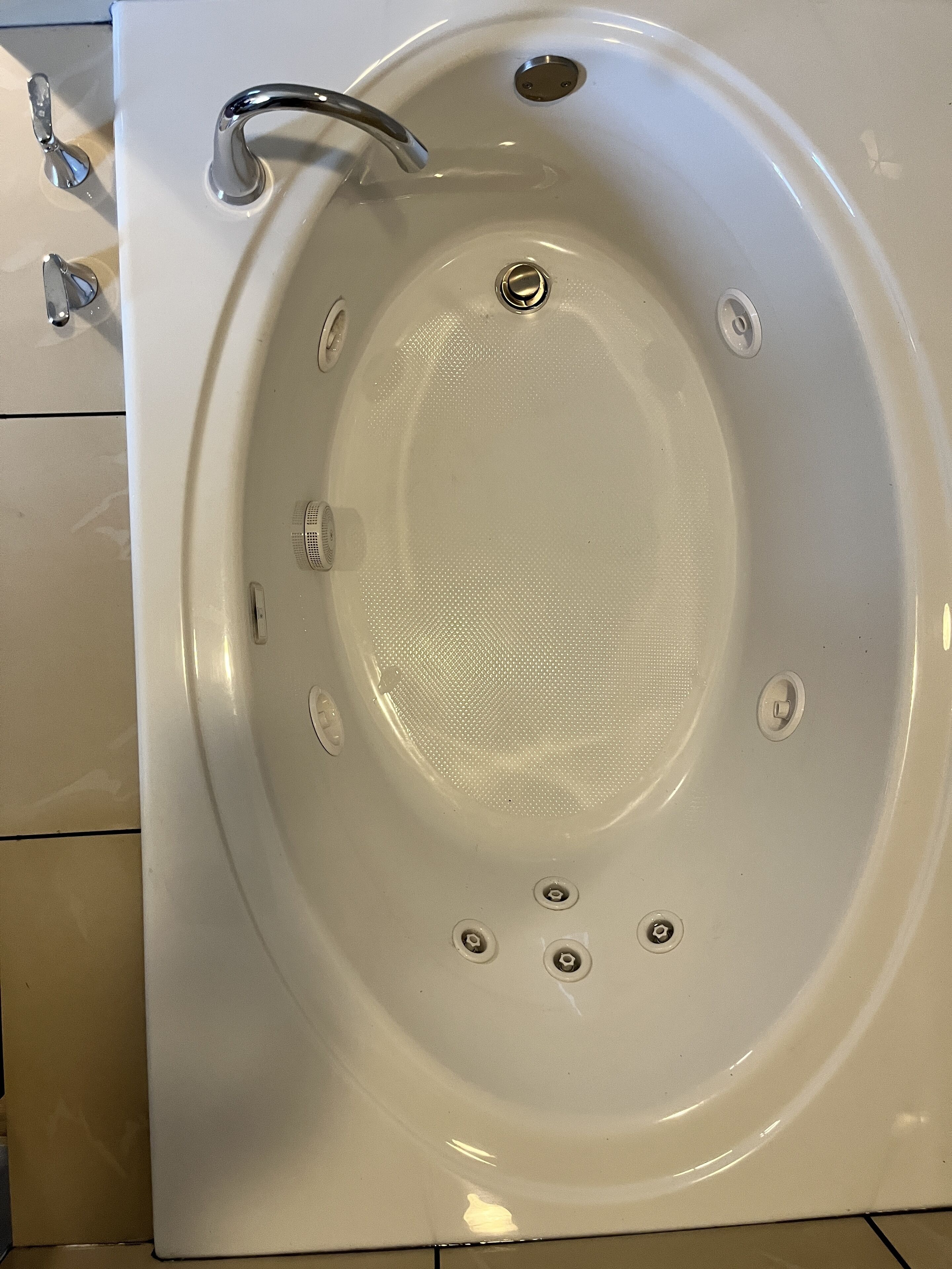 comfort room, 1 king bed, non smoking, jetted tub | 1 bedroom, down duvets, pillow-top beds, desk