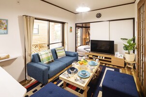 Home | Living room | Flat-screen TV