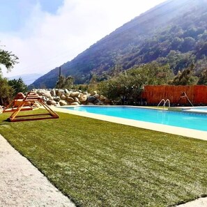 2 piscinas al aire libre