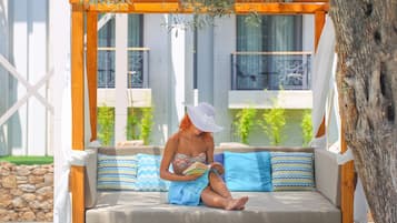 Bar accanto alla piscina