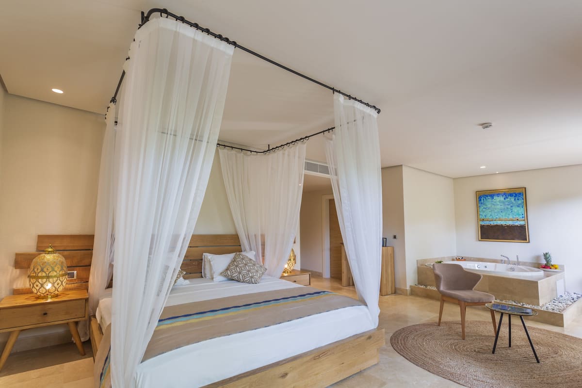 Luxe tweepersoonskamer | 1 slaapkamer, luxe beddengoed, Tempur Pedic-bedden, een minibar