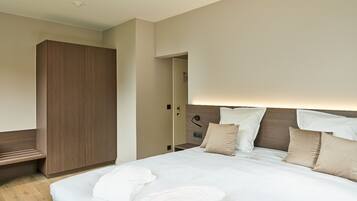 Superior tweepersoonskamer (Joseph) | Een laptopwerkplek, geluiddichte muren, gratis wifi