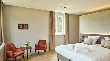 Deluxe Double Room (Susanne) | 2 bedrooms, laptop workspace, soundproofing, free WiFi