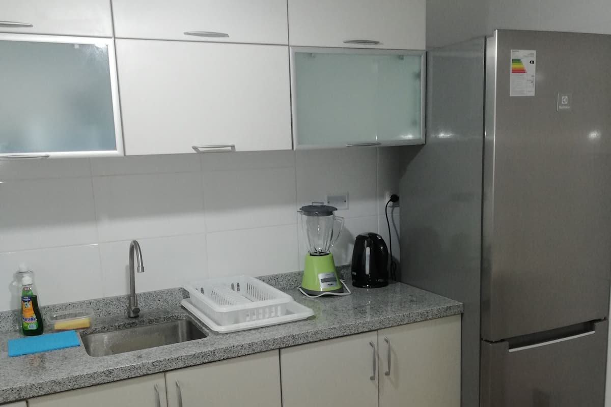 Room | Living area | Flat-screen TV
