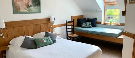 Iron/ironing board, free WiFi