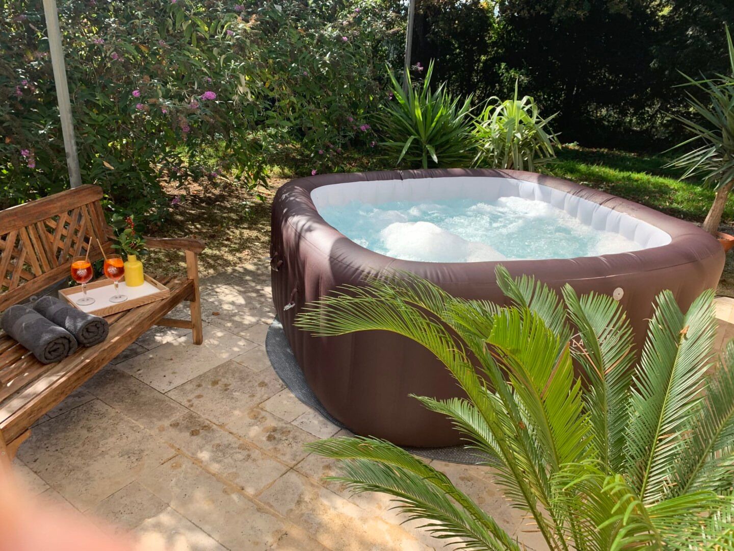 Outdoor spa tub