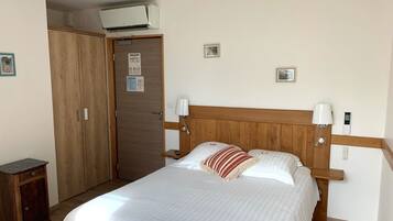 Chambre Double Standard, vue jardin | Fer et planche à repasser, Wi-Fi gratuit