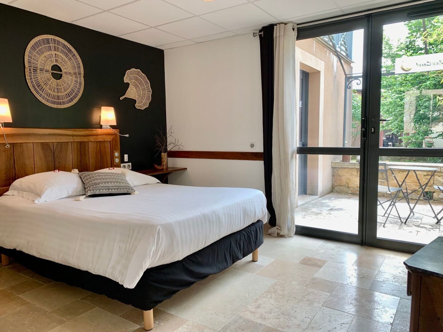 Kamar Double Comfort, patio, pemandangan kebun | Setrika/meja setrika dan Wi-Fi gratis