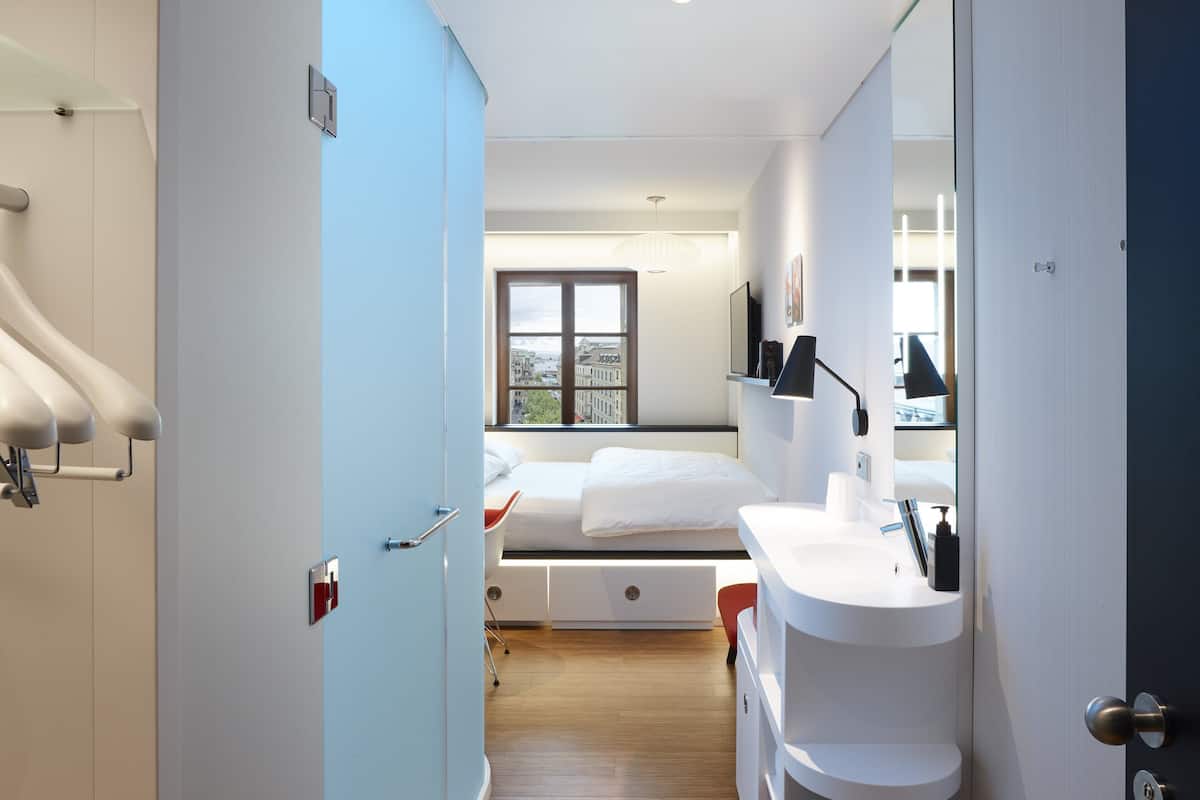 Ropa de cama de alta calidad y colchones con acolchado adicional