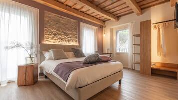 Schreibtisch, schallisolierte Zimmer, kostenloses WLAN