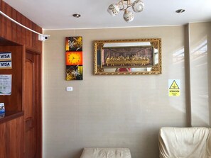 Lobby - Hotel El Monarca Suite (Moquegua)