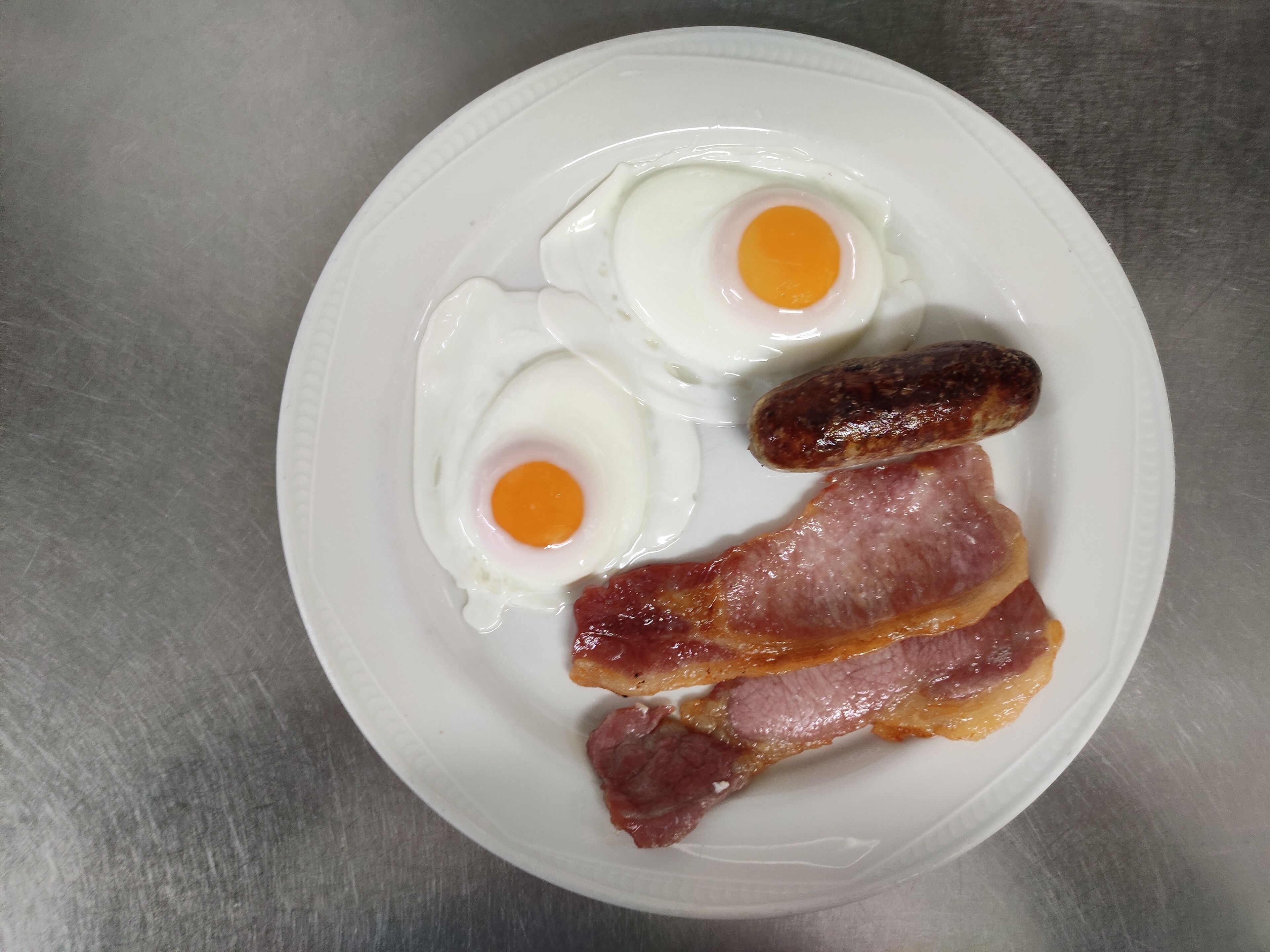 free daily english breakfast