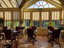 包含每日英式早餐