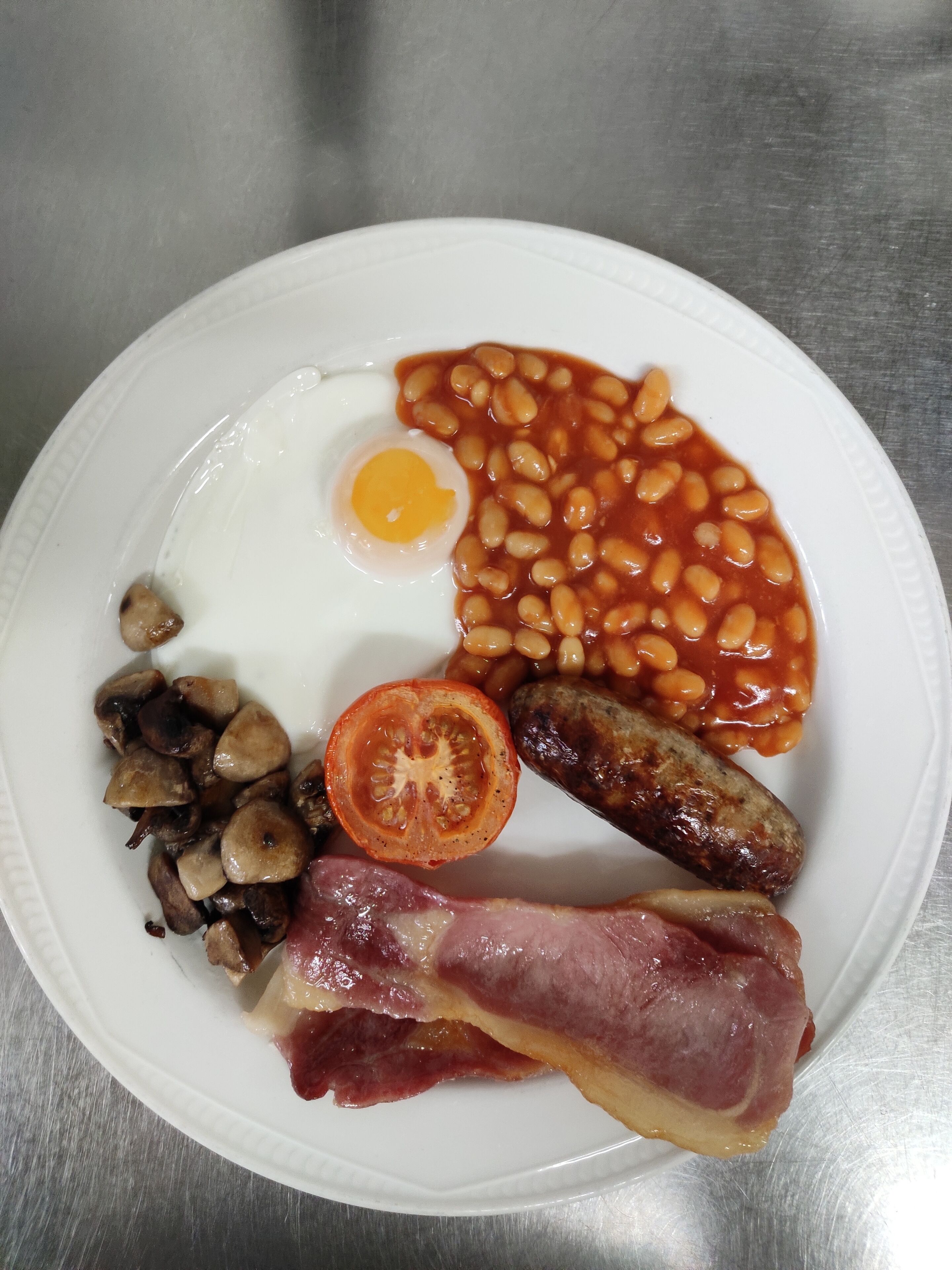 free daily english breakfast