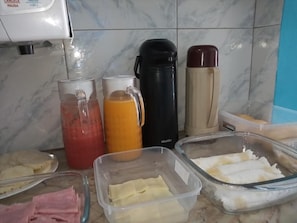 Daily full breakfast (BRL 10.00 per person)