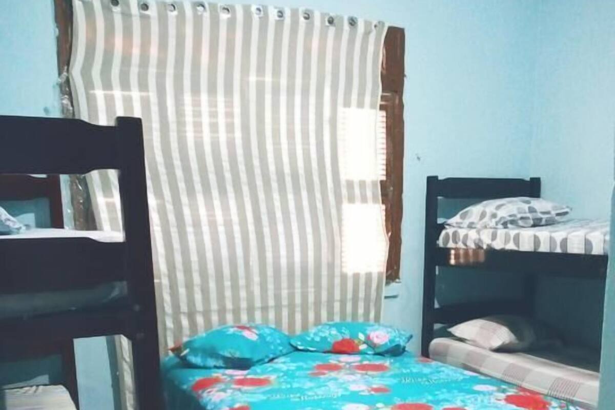 Minibar, iron/ironing board, free WiFi, bed sheets