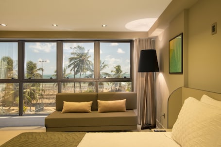Family Studio Suite | 1 bedroom, minibar, blackout drapes, soundproofing