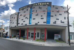 Front of property - Hotel Plaza Arteaga (Monterrey)