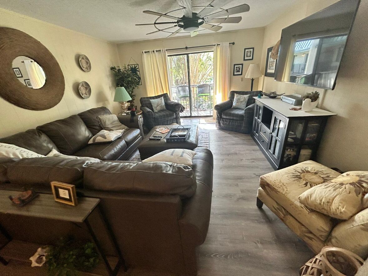 TV connectée, lecteur de DVD, livres, imprimantes