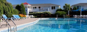Piscine extérieure, piscine chauffée