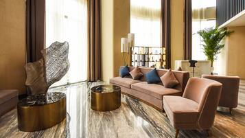 Sala de estar en el lobby