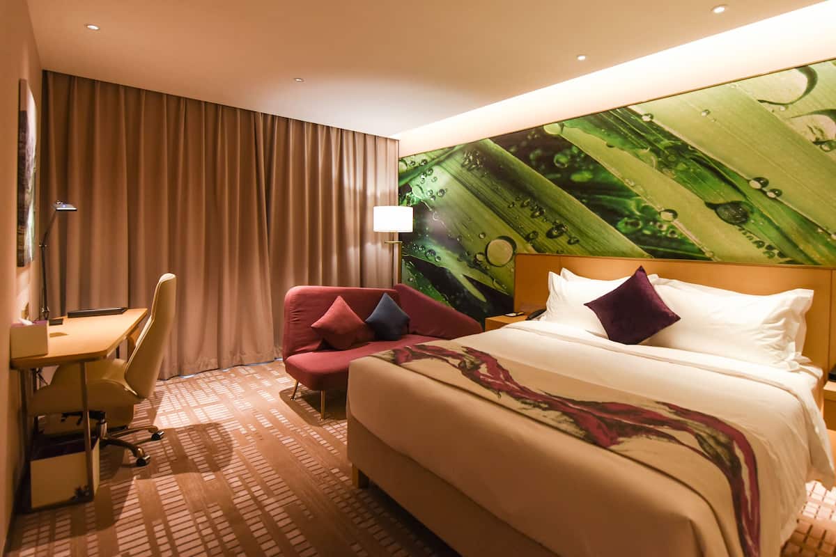 Premier Room, 1 King Bed, Club lounge access