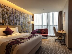 Hochwertige Bettwaren, Daunenbettdecken, Pillowtop-Betten, Minibar