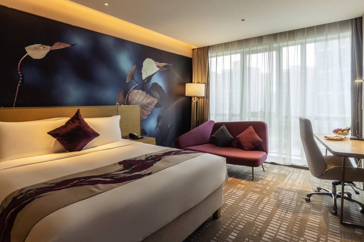Kamar Superior, 1 Tempat Tidur King | Seprai premium, selimut bulu angsa, bantalan ekstra lembut, dan minibar