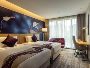 Hochwertige Bettwaren, Daunenbettdecken, Pillowtop-Betten, Minibar