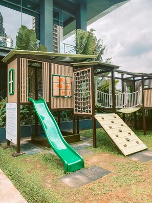 Children’s play area – outdoor