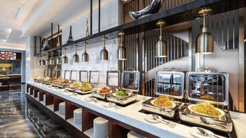 Se sirven desayunos y almuerzos