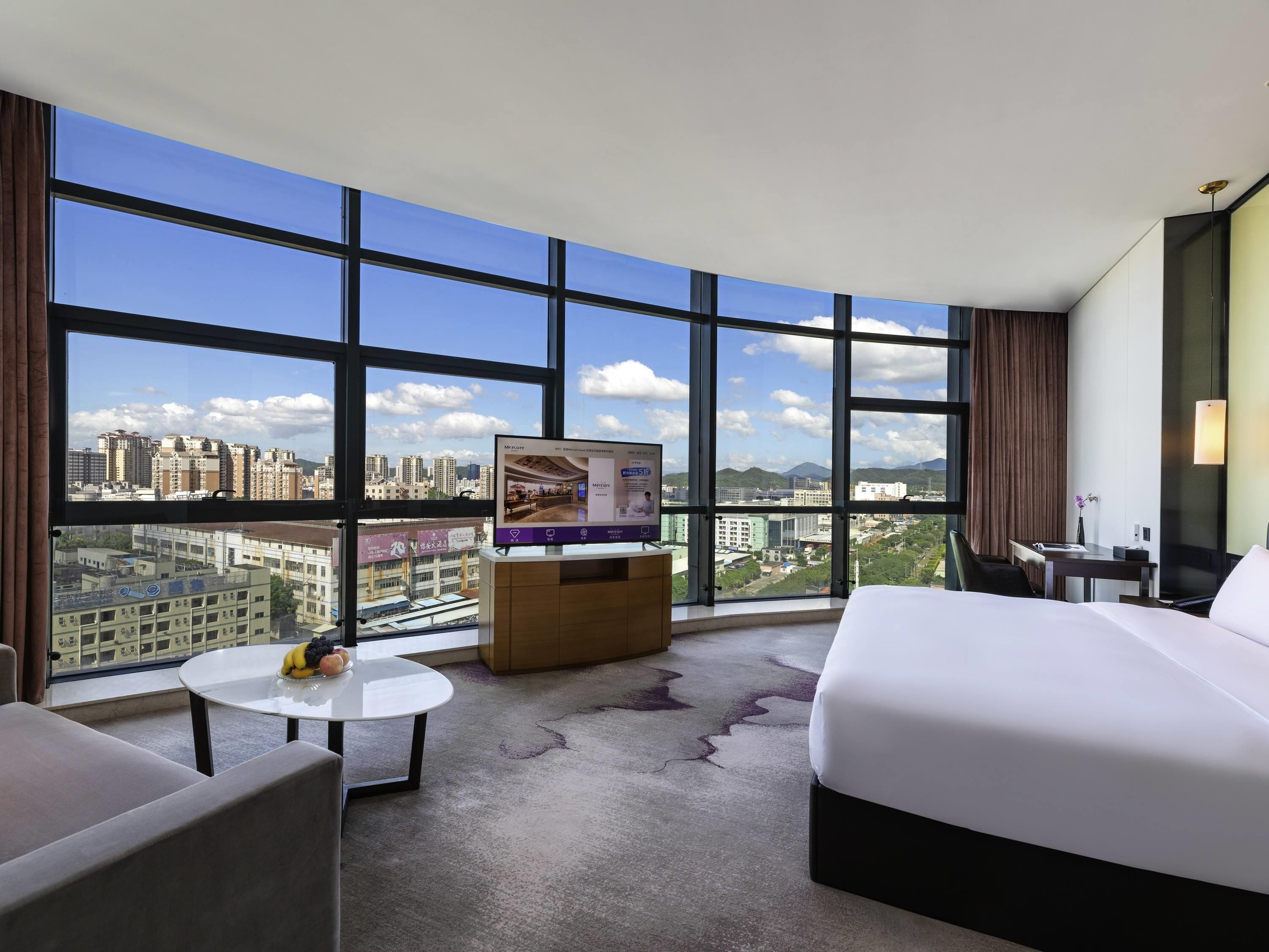 Privilege, Room, 1 King Bed | Minibar, in-room safe, desk, soundproofing