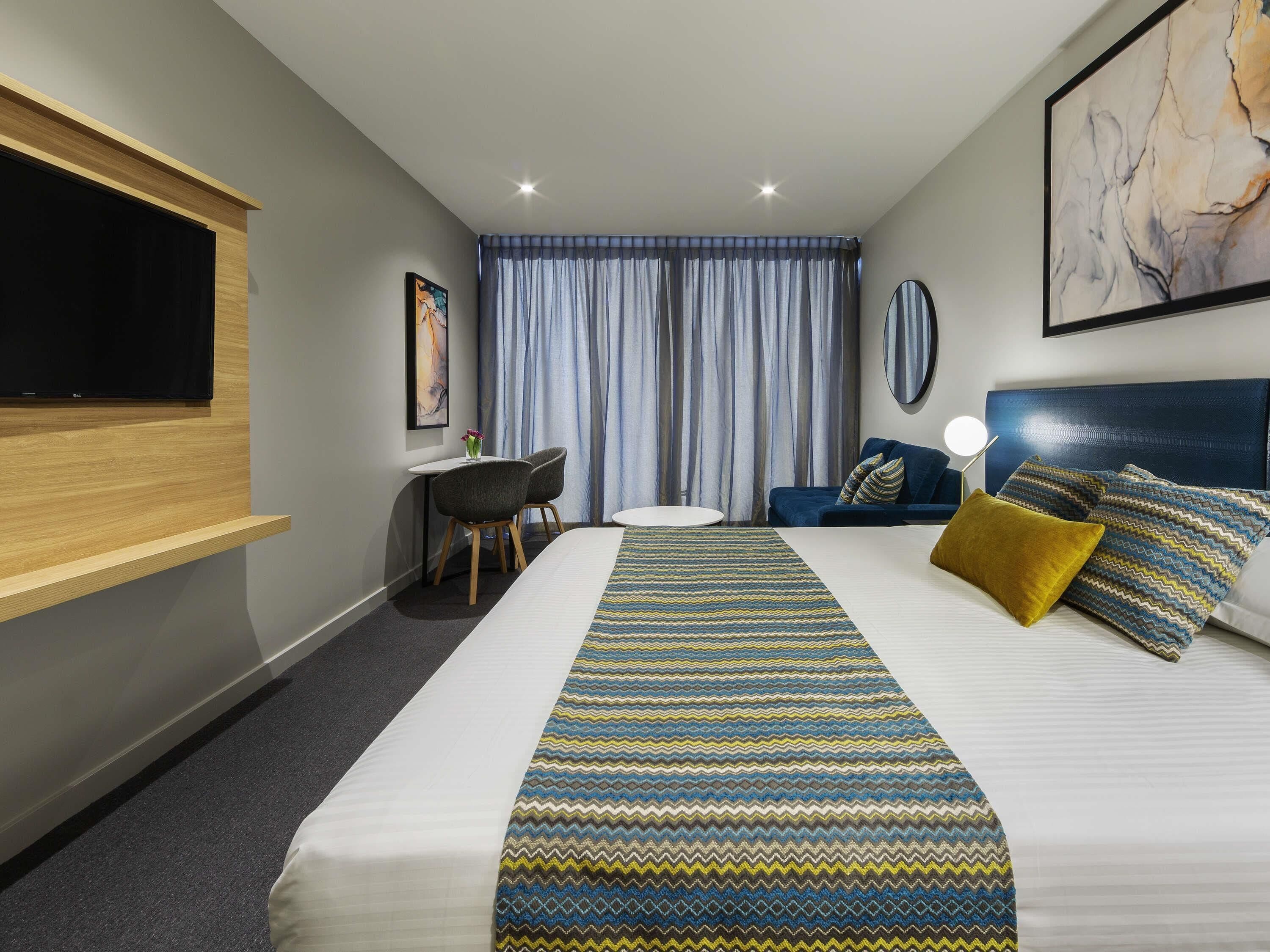 Superior Room, 1 King Bed | Hypo-allergenic bedding, pillowtop beds, minibar, in-room safe