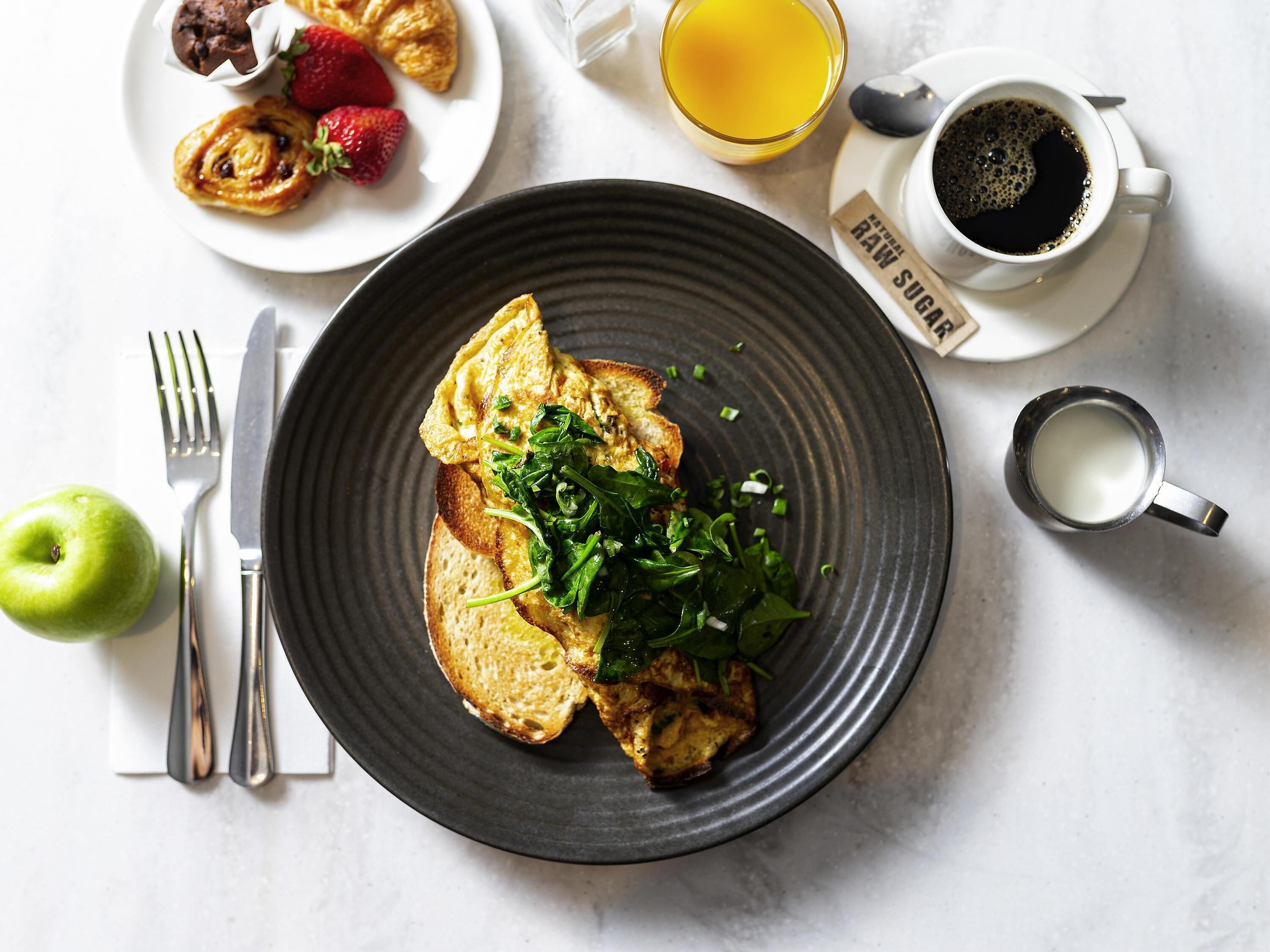 朝食 (ビュッフェ)、毎日提供 (1 名様 27 AUD)