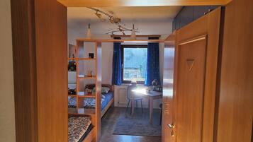 3 Schlafzimmer, Bügeleisen/Bügelbrett, WLAN, Bettwäsche