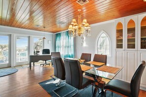 Dining - Sea Glass Cottage: An Oceanfront Experience (St. Augustine)