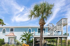Exterior - Sea Glass Cottage: An Oceanfront Experience (St. Augustine)