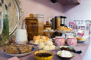Colazione continentale inclusa, servita tutte le mattine