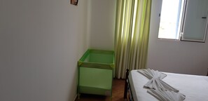 2 habitaciones y espacio para trabajar con laptop 